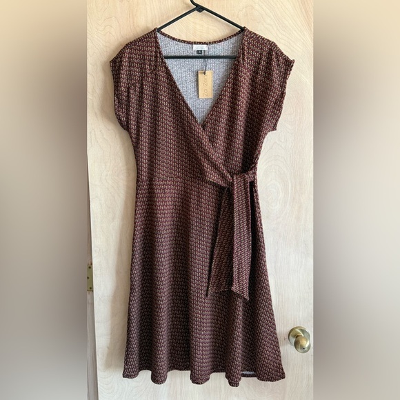 NWT ZA ZEN V-Neck Midi Dress Brown Gold Red Chevron Pattern Sz L Stretchy - Picture 1 of 14